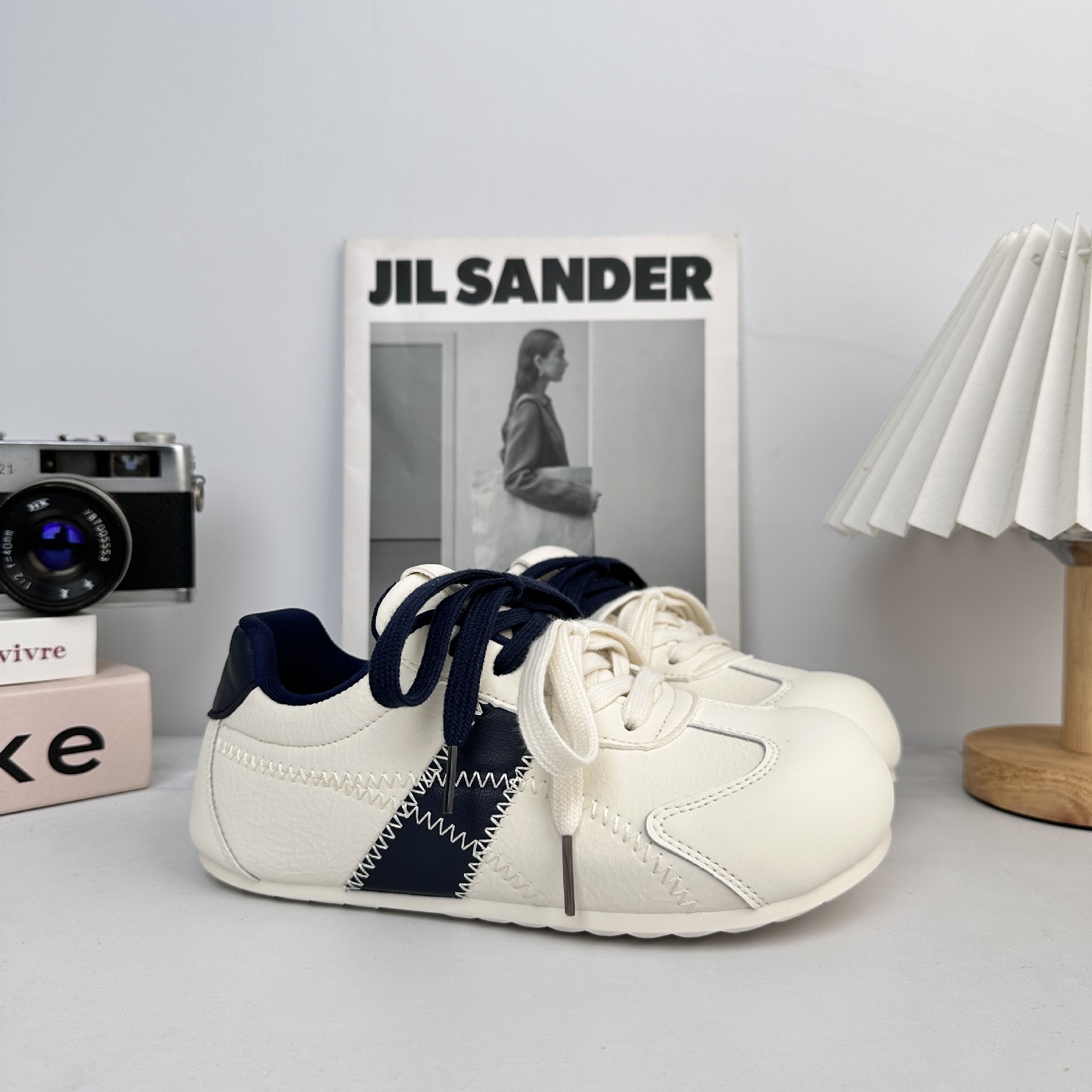 YUANBO retro zapatos de entrenamiento alemán para niños y niñas 2025 nuevos zapatos blancos de suela gruesa para estudiantes zapatos deportivos casuales