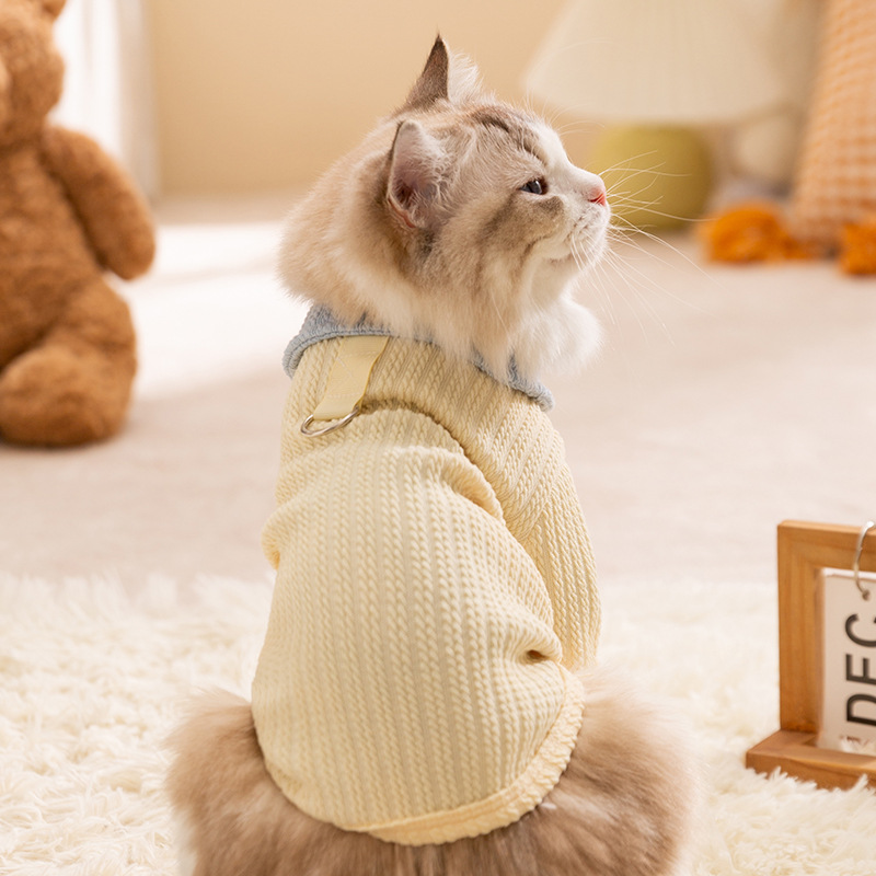 Collar beige adorable cachorro camiseta de base de vaqueros de color gato muñeca de otoño y invierno mascota gato grueso vestido