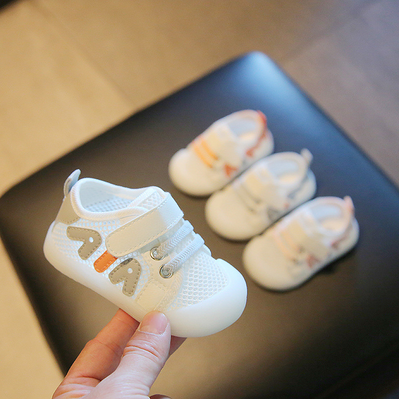 2024 nueva primavera y verano zapatos de bebé suave inferior antideslizante Walker zapatos para hombres y mujeres bebé malla transpirable zapatos individuales