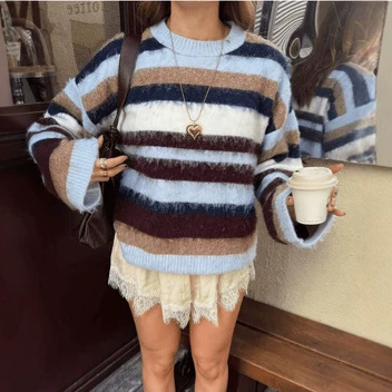 Custom-made European and American style women's knitwear, featuring a relaxed, vintage striped design, perfect for autumn and winter Custom-made European and American style women's knitwear, featuring a relaxed, vintage striped design, perfect for autumn and winter