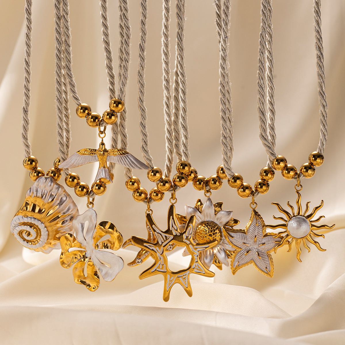 Tena collar de acero inoxidable europeo y americano de lujo ligero nicho blanco tejido de cuerda gruesa flor sol collar de concha joyería mujer image 3