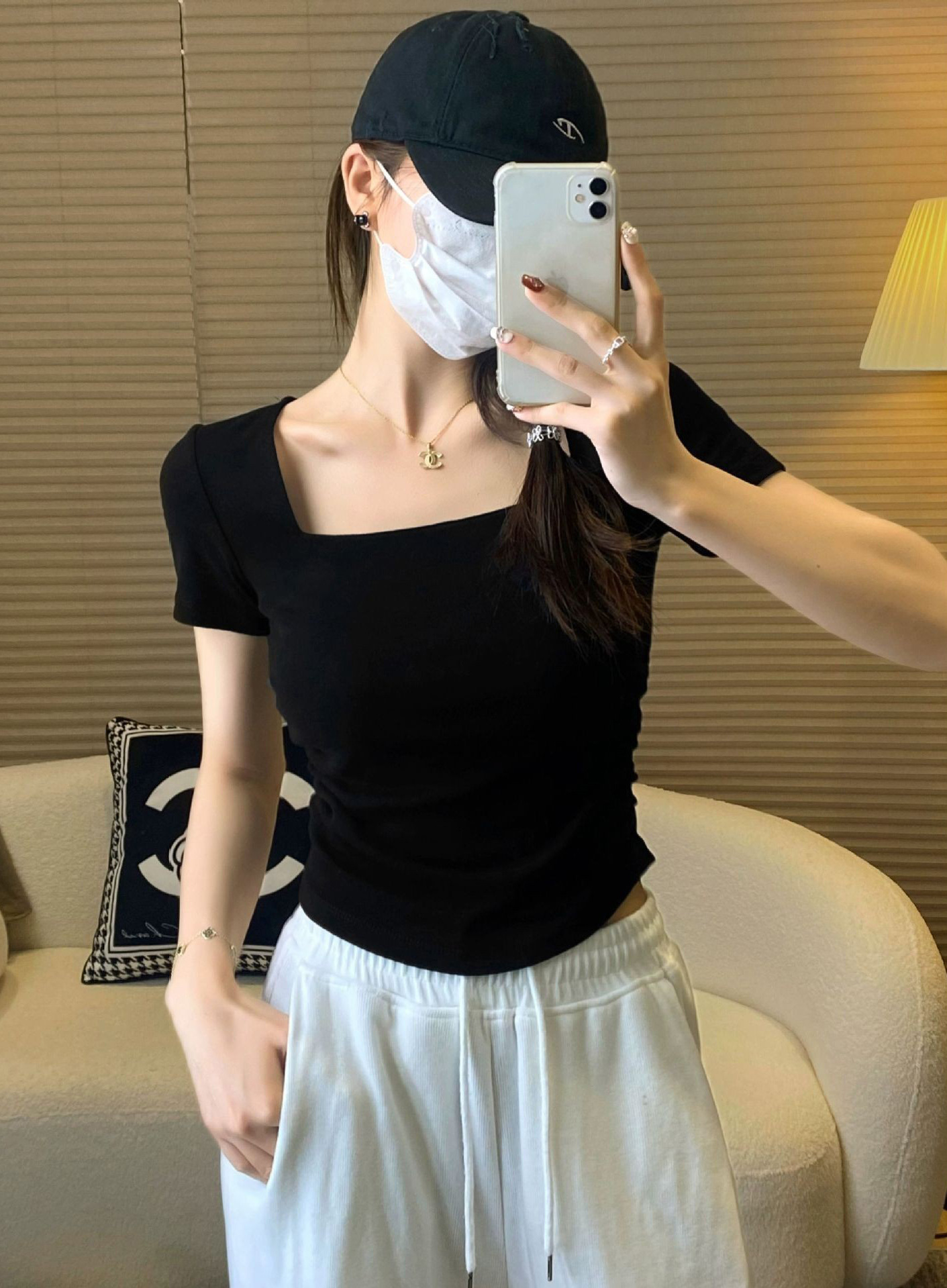 블랙 (곡선형 밑단을 가진 달콤한 소녀에게 선호됨)