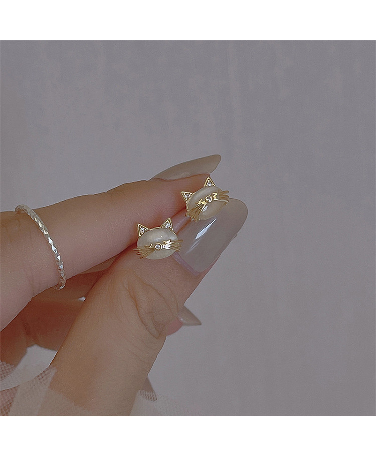 6g Weight Cat's Eye Stone, Zircon Inlay Material Ear Studs Classification 1 Pair Quantity Holiday, Daily Occasion Copper Material Four Leaf Clover, Cat, Flower Pattern Women's Gender Plating, Inlay Design Simple Style Style 1 Pair Simple Style Four Leaf Clover Cat Flower Plating Inlay Copper Cat's Eye Stone Zircon Ear Studs 7