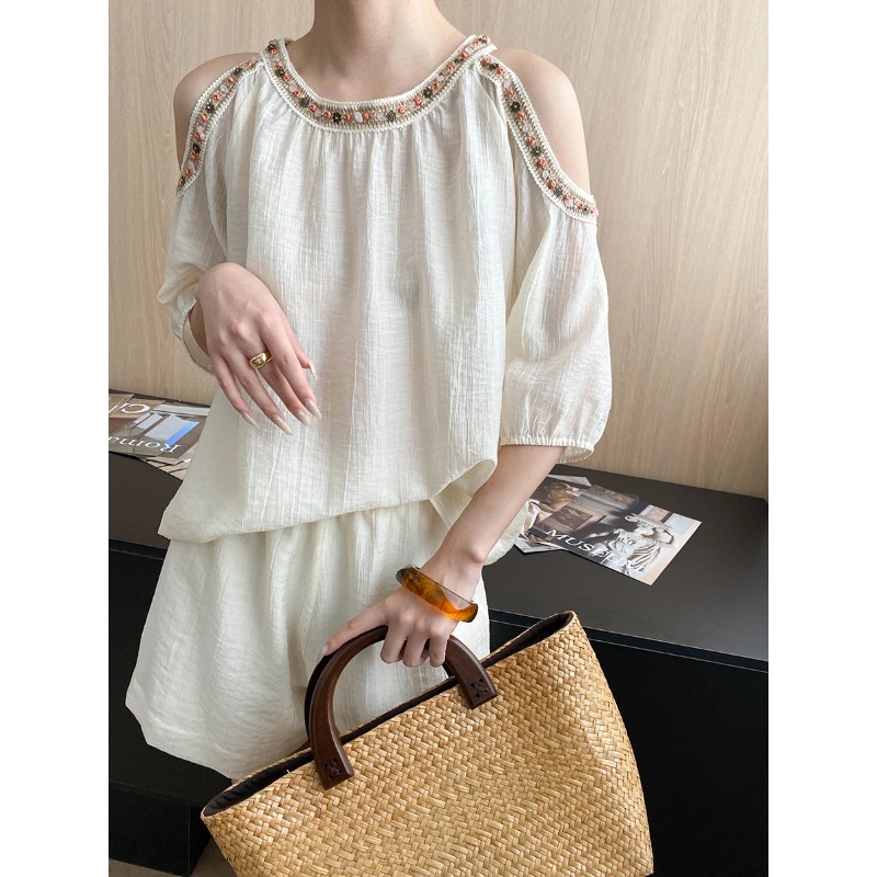 司南南法假日波西米亚风编织串珠露肩衬衫阔腿短裤套装