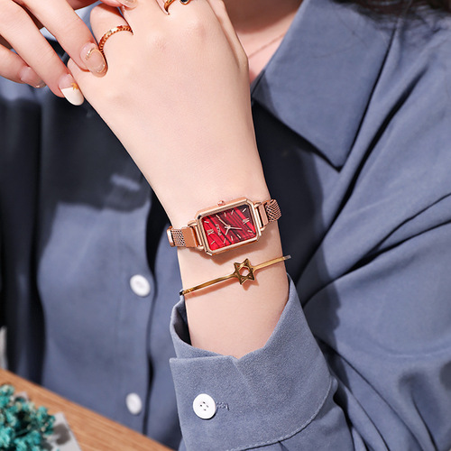 Live stream influencer sales retro style women's watch wholesale women's small square watch women's small green
