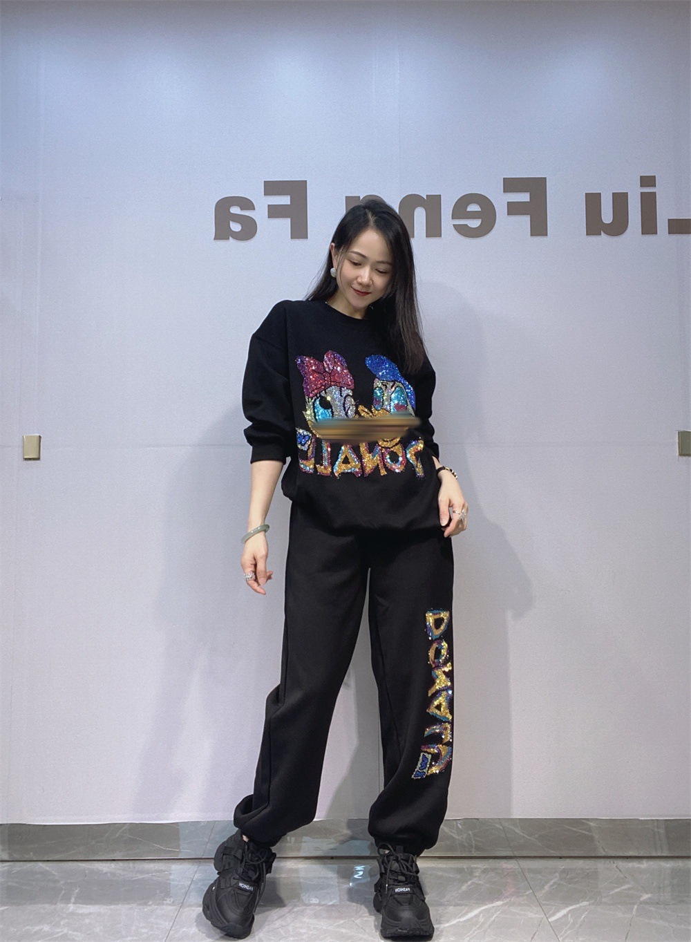 Otoño y invierno diseño caliente taladro de cuello redondo chaqueta grande conjunto de moda casual de mangas largas pantalones de dos piezas