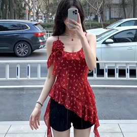 辣妹红色碎花吊带背心女夏季纯欲风不规则荷叶边飘带修身无袖上衣