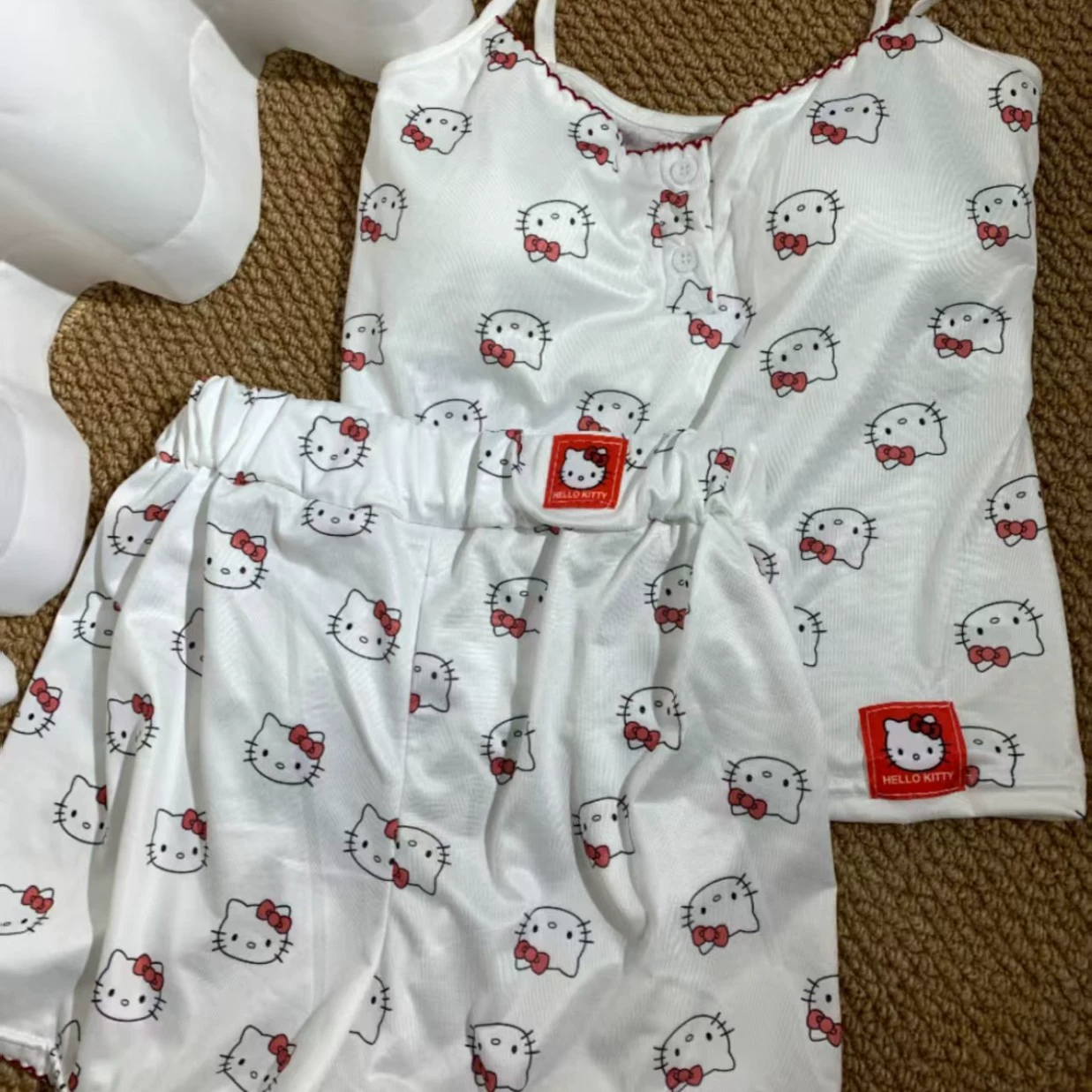 Сладкий мультяшный KT Cat сексуальный комплект пижамы на бретелях для женщин 2025 летний комплект с шортами, который можно носить как домашнюю одежду