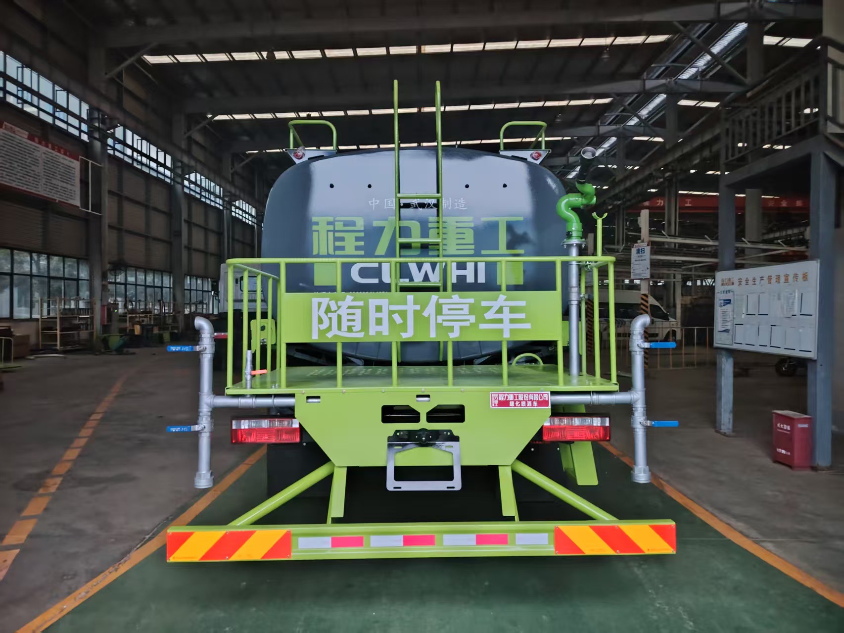 Brand new Dongfeng Dolica D9 Yuchai 170 horsepower sprinkler truck, actual tank volume 13 cubic meters, spray truck