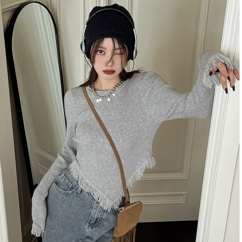 Body-friendly autumn long-sleeve, short sweater