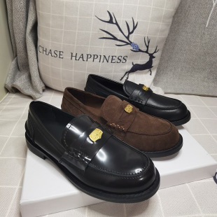 miumiu���Ř���Ь��ƤŮܛƽ�״��ı���r�аٴ�Ӣ���L���СƤЬ
