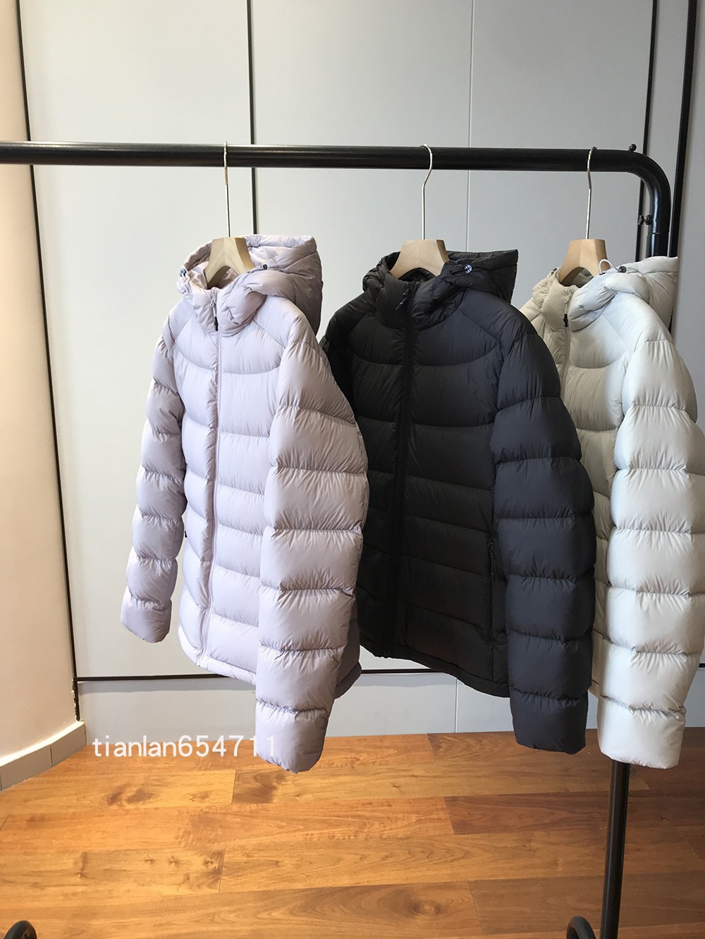 매우 어두운