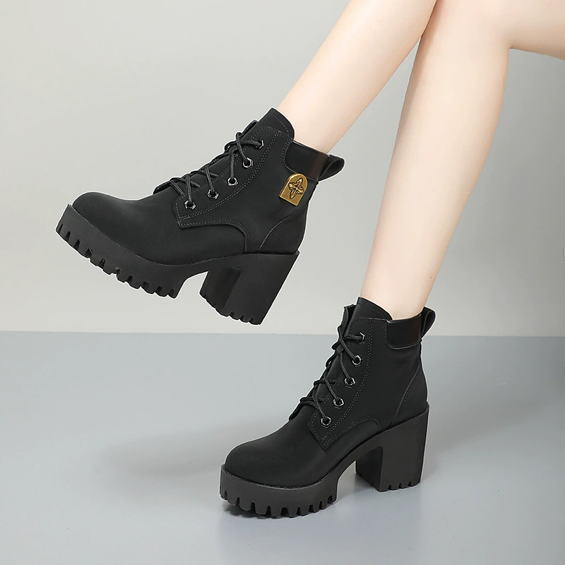 Высокие каблуки и толстые кожаные сапоги Martin женские большие цветы кожа черный 2024 осень и зима новый толстое дно водонепроницаемый стол плюс бархатные сапоги