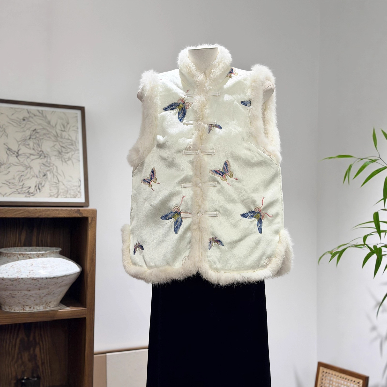 新中式国风刺绣立领盘扣马甲背心冬季女气质兔毛拼接加棉加厚