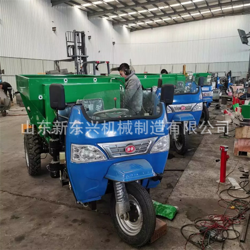 三轮湿粪绞龙撒粪车 鸡粪猪粪撒粪机 自走式施肥机