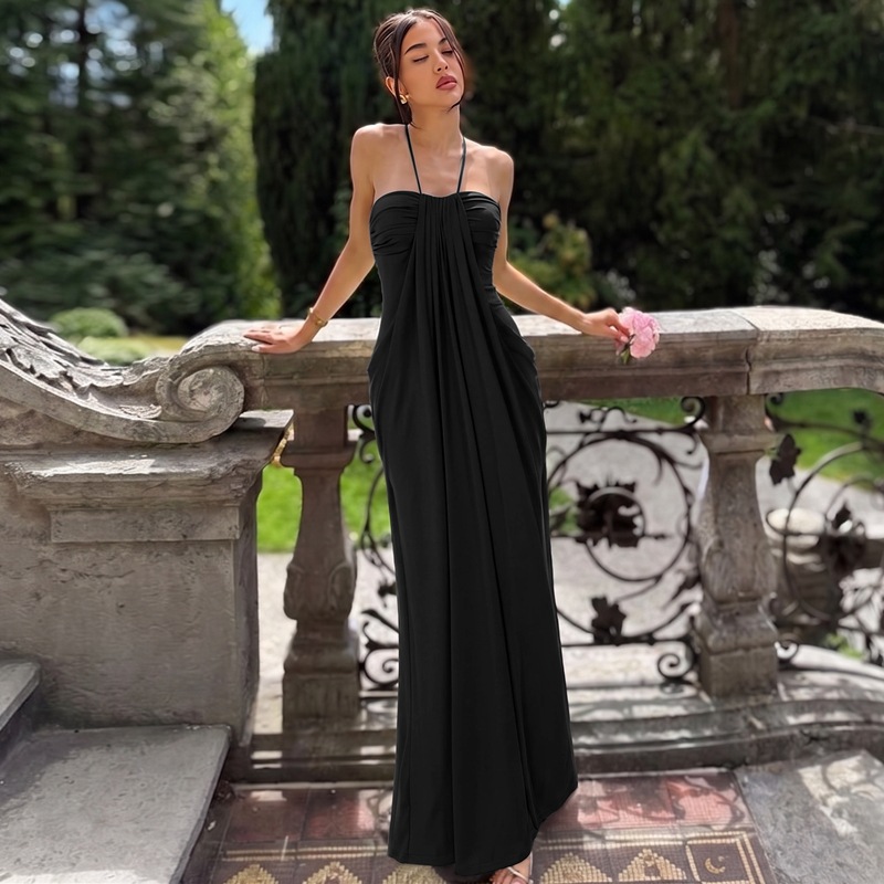 Europa y los Estados Unidos 2026 nuevo verano de moda vacaciones de color sólido cuello colgante correa vestido de espalda al por mayor
