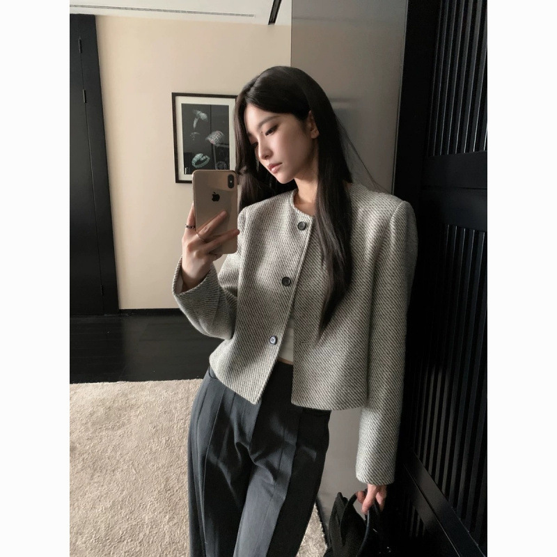 Spring and Autumn New Retro Round Neck Single Breasted Top Women's Striped Loose Small Fragrance Style Outerwear