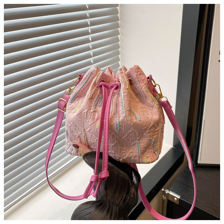 Single-shoulder bag, Korean-style drawstring, fresh and girlish crossbody bag, large capacity, commuting, casual, quality and versatile, Chinese-style bucket bag undefined