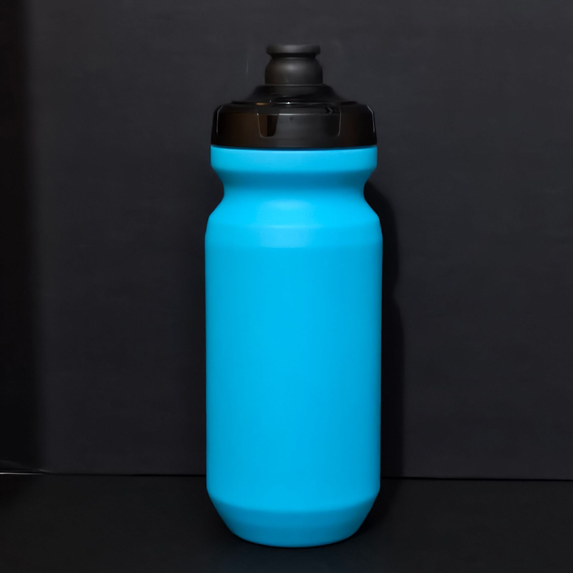 Bicicleta al aire libre botella de agua de plástico extruida portátil logotipo de impresión de gran capacidad de motocicleta spot transfronteriza