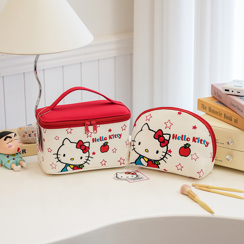 Sanrio estereoscópico de moda HelloKitty bolsas de maquillaje bordadas de gran capacidad de alta belleza viajes bolsas de baño portátiles