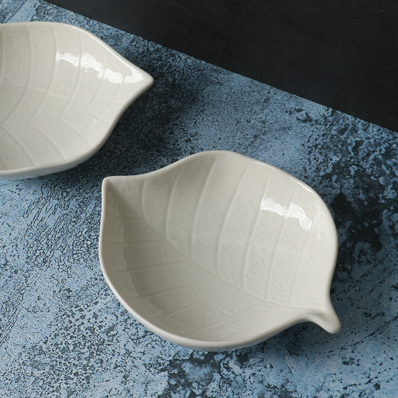 Platillo de hojas [14. 5x11,3x3,5 cm porcelana individual