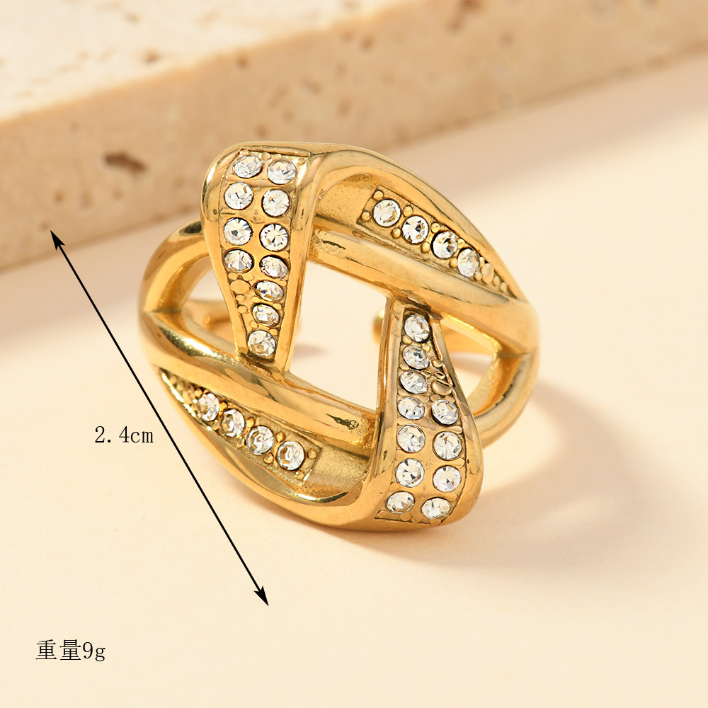 Anillo de acero de titanio de venta transfronteriza personalidad creativa femenina irregular de fundición cruzada anillo de diamante de micro joyería de acero inoxidable image 4
