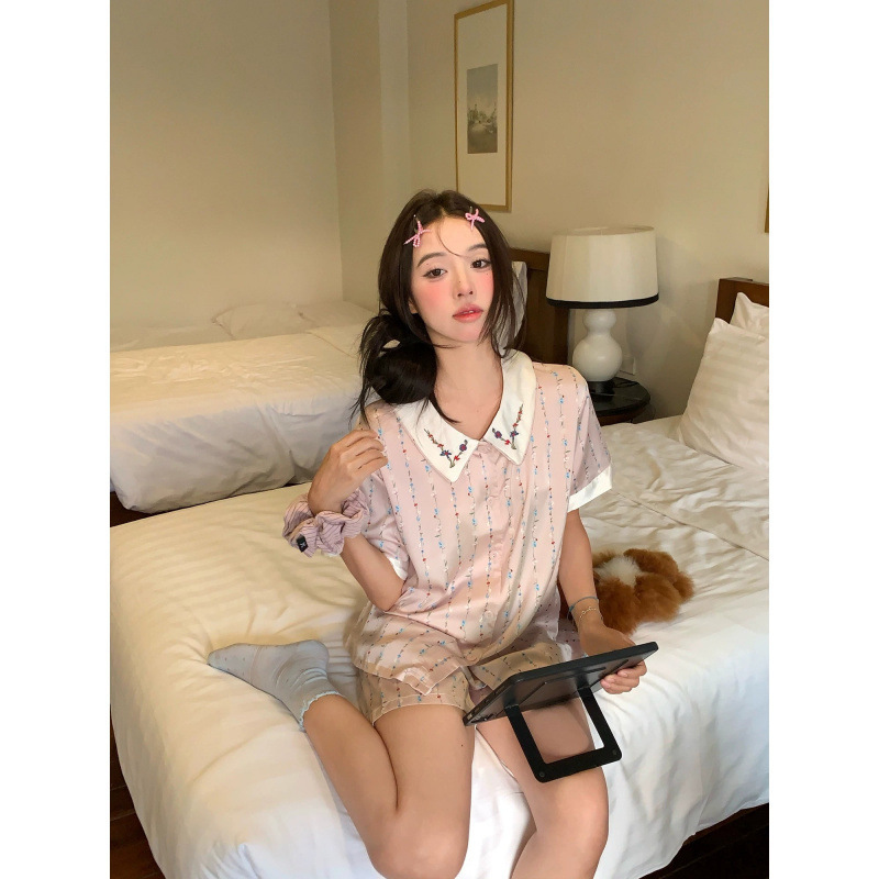 Ice Silk Pajamas for Women, Short-Sleeved Shorts, Sweet and Luxurious Summer Loungewear Set That Can Be Worn Outside