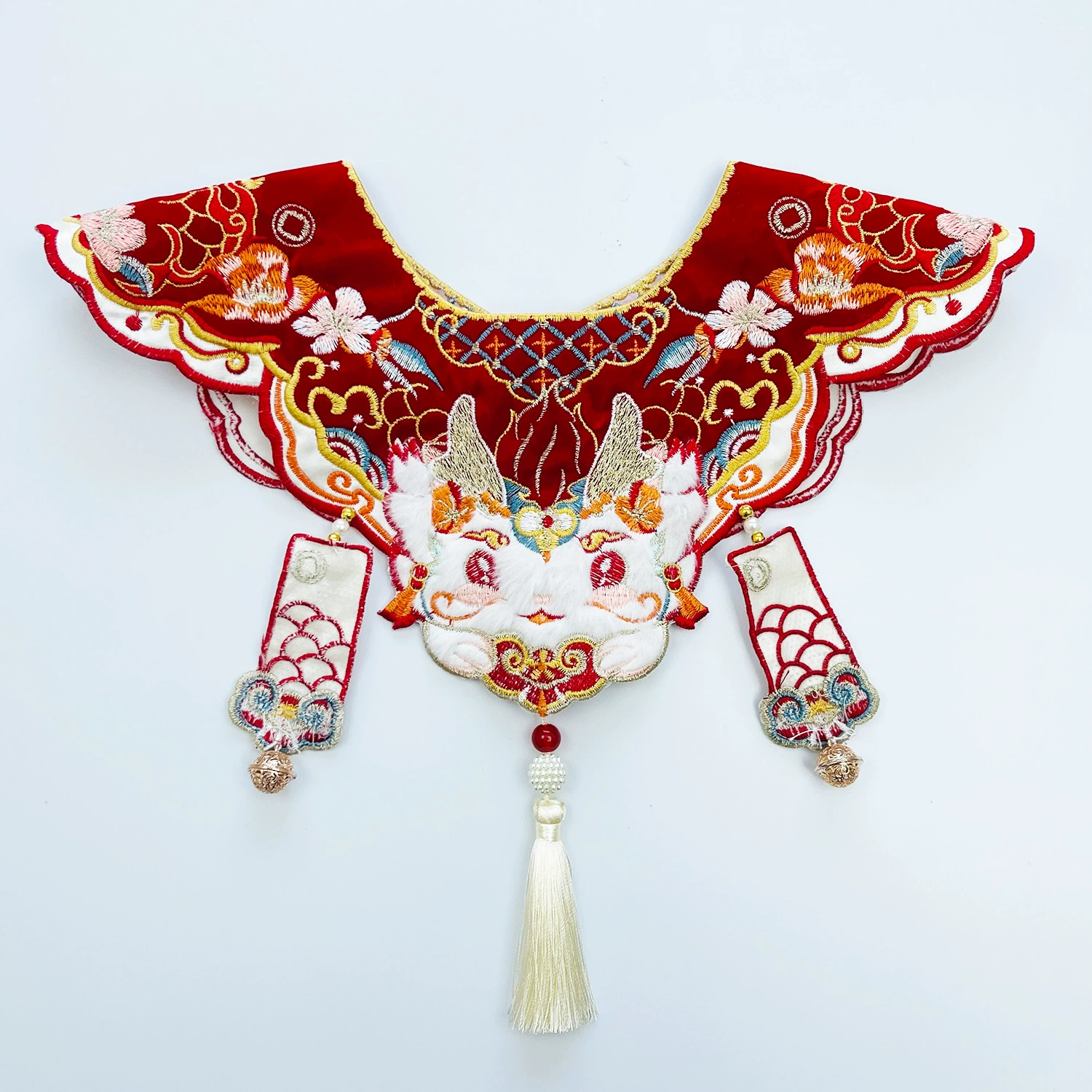 Новый праздничный новогодний наряд в китайском стиле: вышитый мультяшный красный фальш-воротник, воротник-стойка, с эффектом облачных плеч, в стиле Ханьфу, в наличии