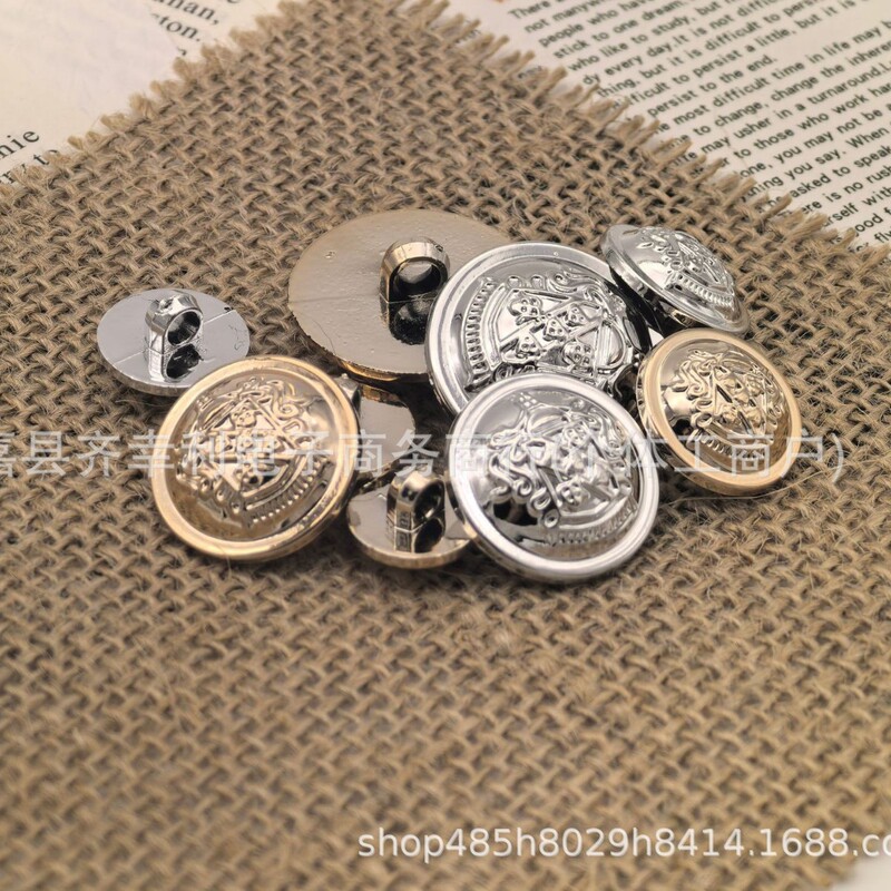 Plastic Buttons, Metal Buttons, Clothing Accessories, Crown and Shield Designs, Direct Sales from the Manufacturer, Woolen Coat and Shirt Buttons