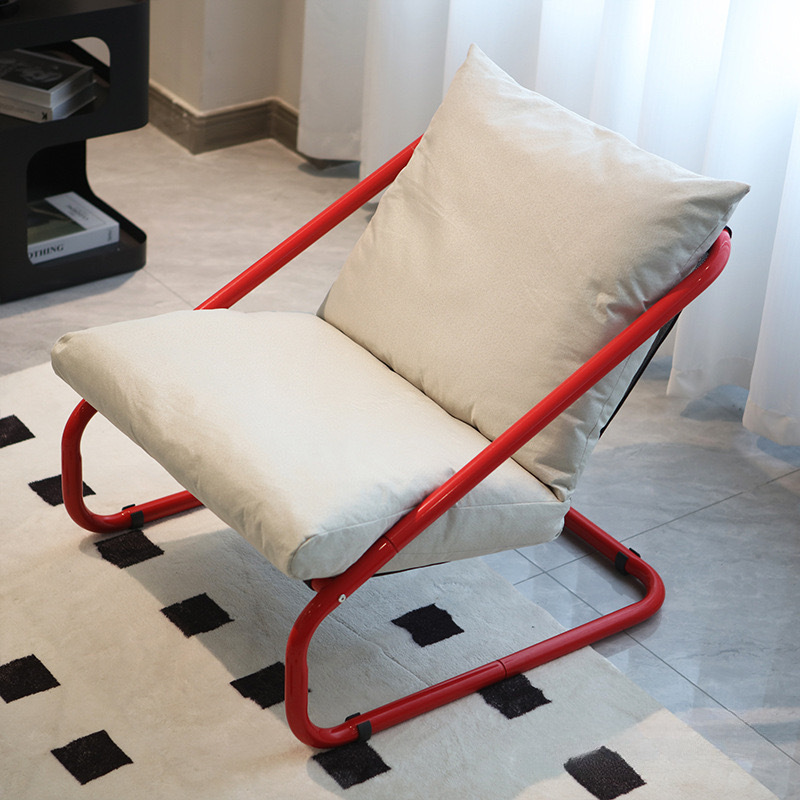 Balcón de la sala de estar del dormitorio con reposabrazos suaves, sofá de ocio para adultos, asiento y descanso, alegre mecedor.