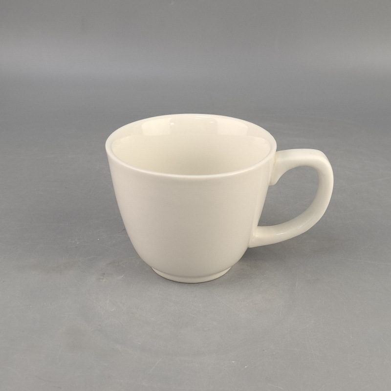 Seleccione estrictamente la fuente de fábrica de tazas de cerámica tazas de café se puede imprimir logotipo de alto valor visual al por mayor simple Europa y América transfronterizas
