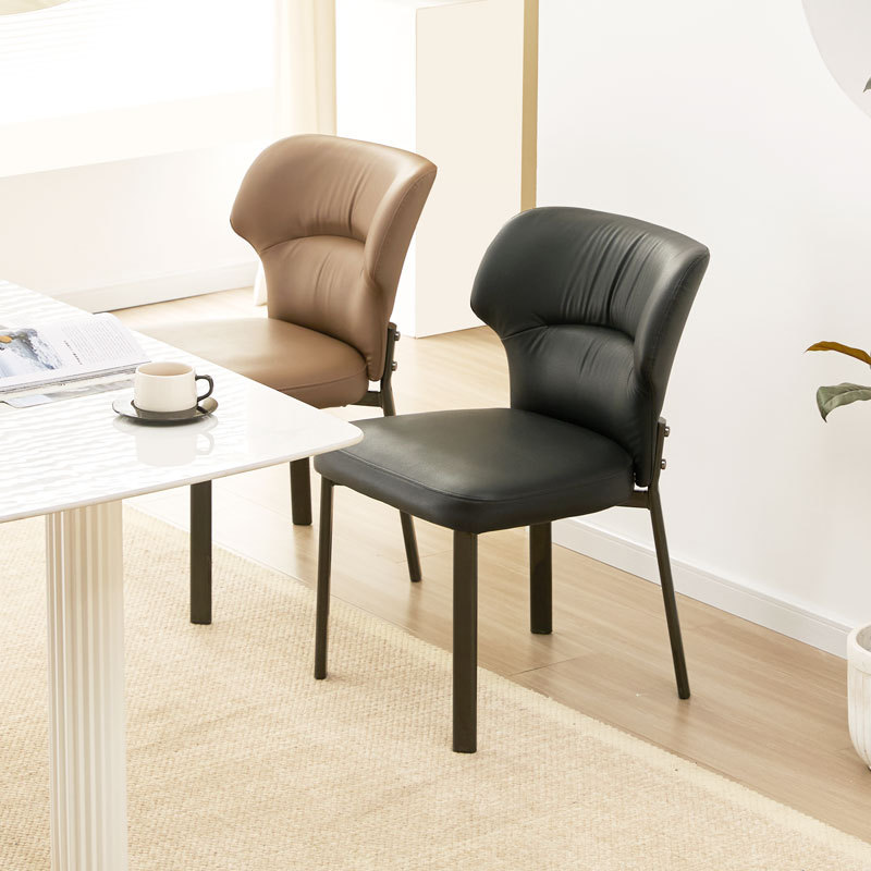 Sillas de comedor minimalistas italianas diseñadas lujosas de alta calidad, bolsas de cuero blandas para el hogar, sillas modernas y simples con respaldo.