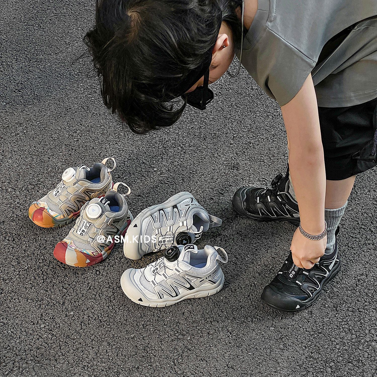 萌萌童鞋2023春秋新品男女童透气网面旋转扣休闲鞋学生撞色软底鞋