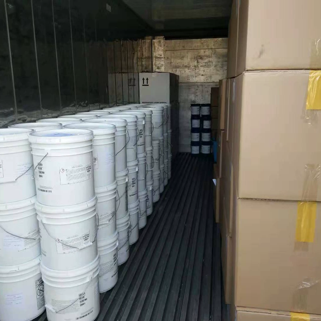 Компания по хранению сырьевых химикатов, плоский склад, стеллажный склад, замена этикеток, паллетизация, сбор проб.