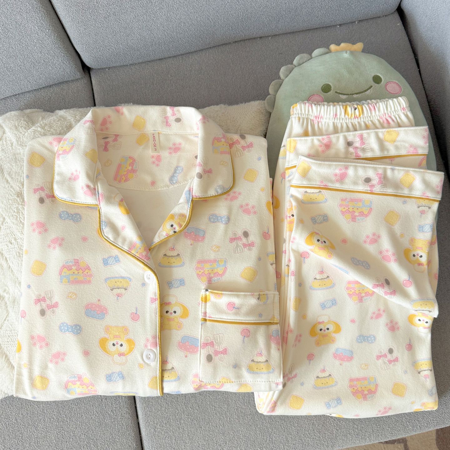Dots Hello Kitty pijamas de lana de mujeres otoño y invierno de coral acolchado grueso ropa para el hogar de chicas lindas