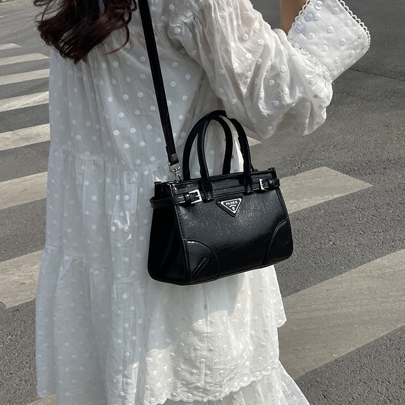 bags大容量包包女士斜挎包时尚夏季新款单肩包小众黑色手提包女包