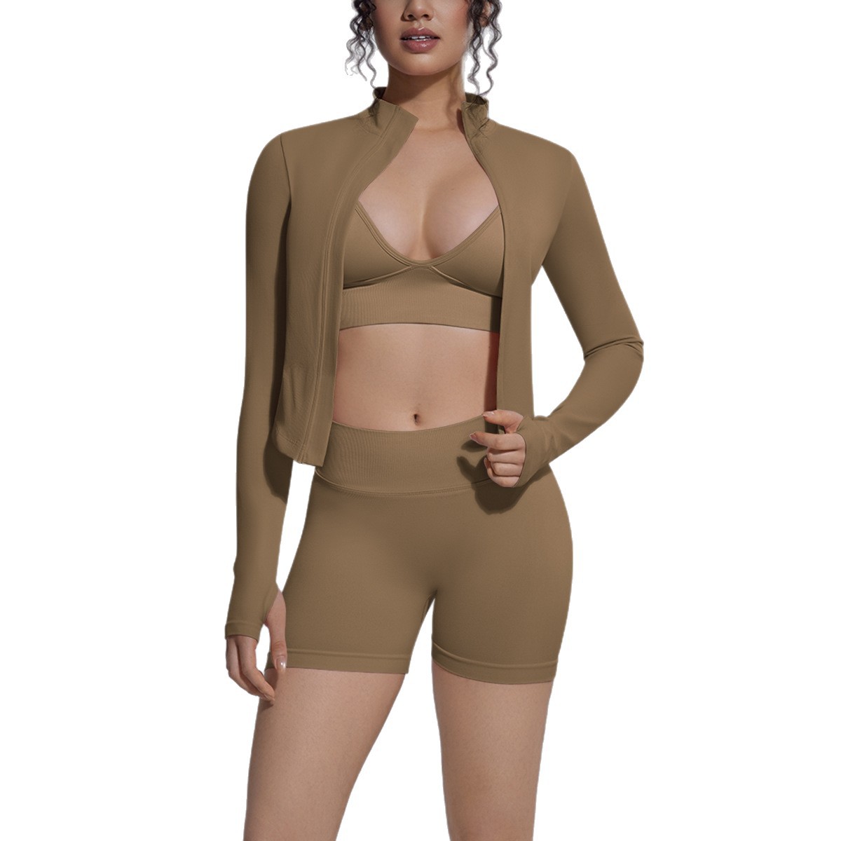 Nuevo cross-border sin costuras color sólido apertado alto elástico hermoso pantalones cortos de tres piezas juego de deportes correr fitness yoga set