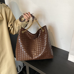 韩版复古休闲通勤大容量包包女2025新款百搭编织纹单肩斜挎水桶包