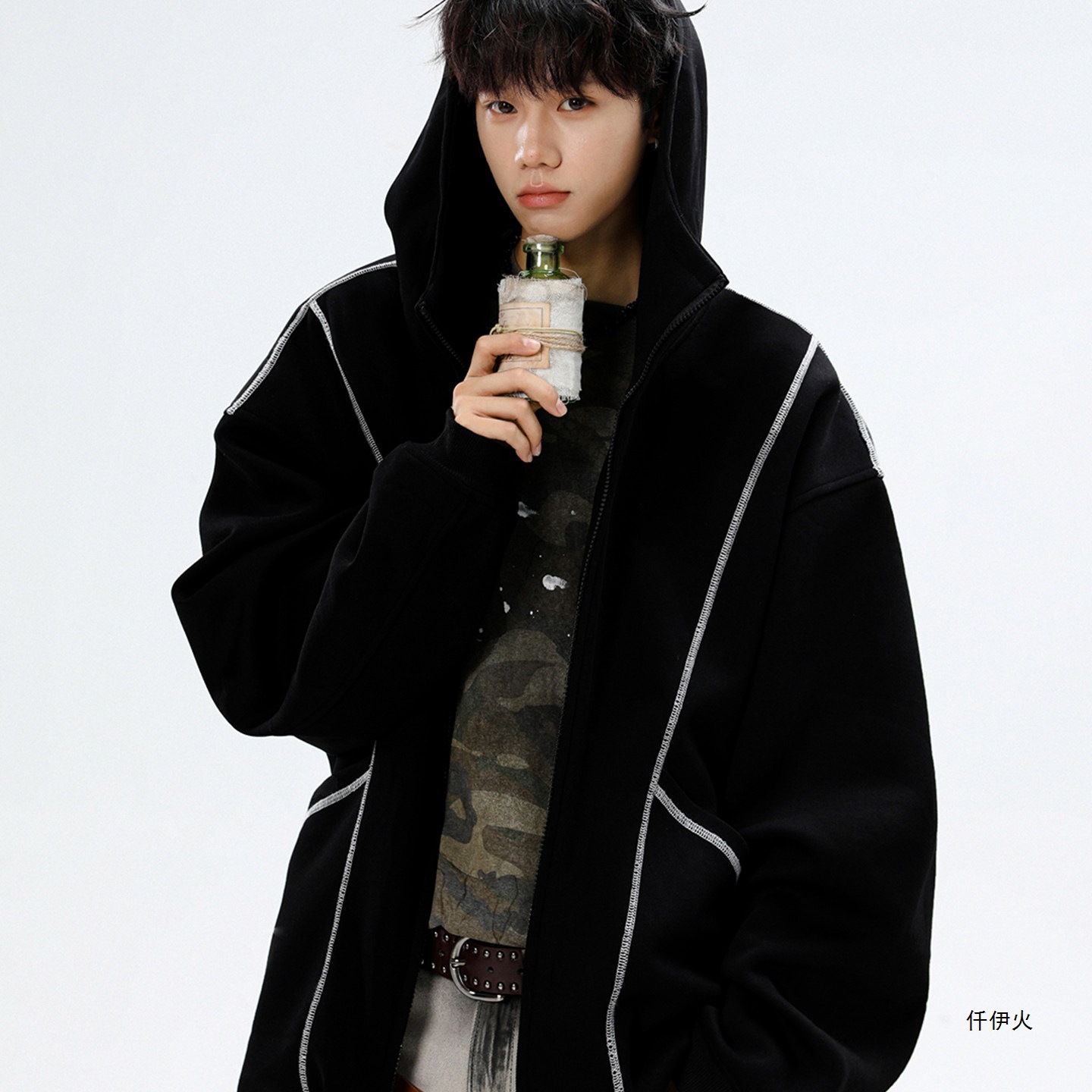Loose-fit cardigan, workwear-style top, oversized red American-style outfit, hooded sweatshirt for men, size R, autumn collection
