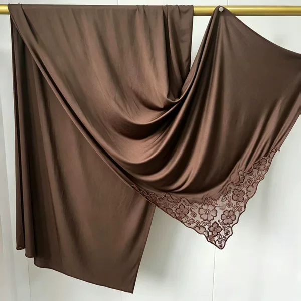 [Liquid Jersey Embroidered Lace] New arrival, ready-to-ship embroidered lace with a flowing drape. Liquid jersey scarf