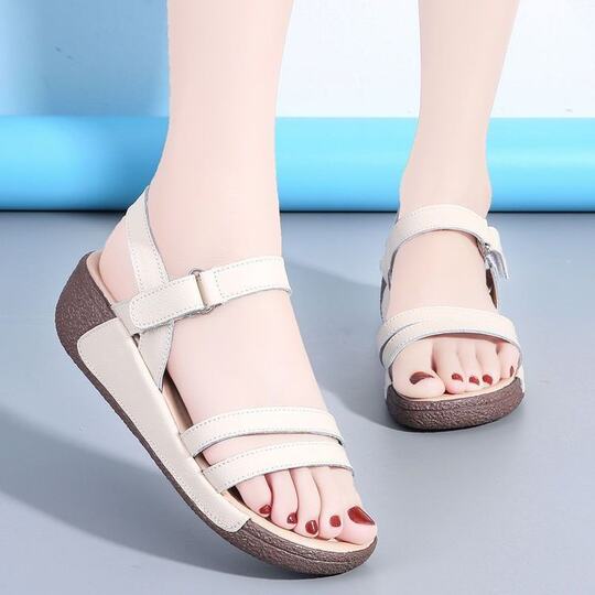 Sandals Women's 2024 Summer New Style One-character Soft Sole with Flat Sole Cyber-famous All-match Platform Sole Lightweight Sandals for Mother Women