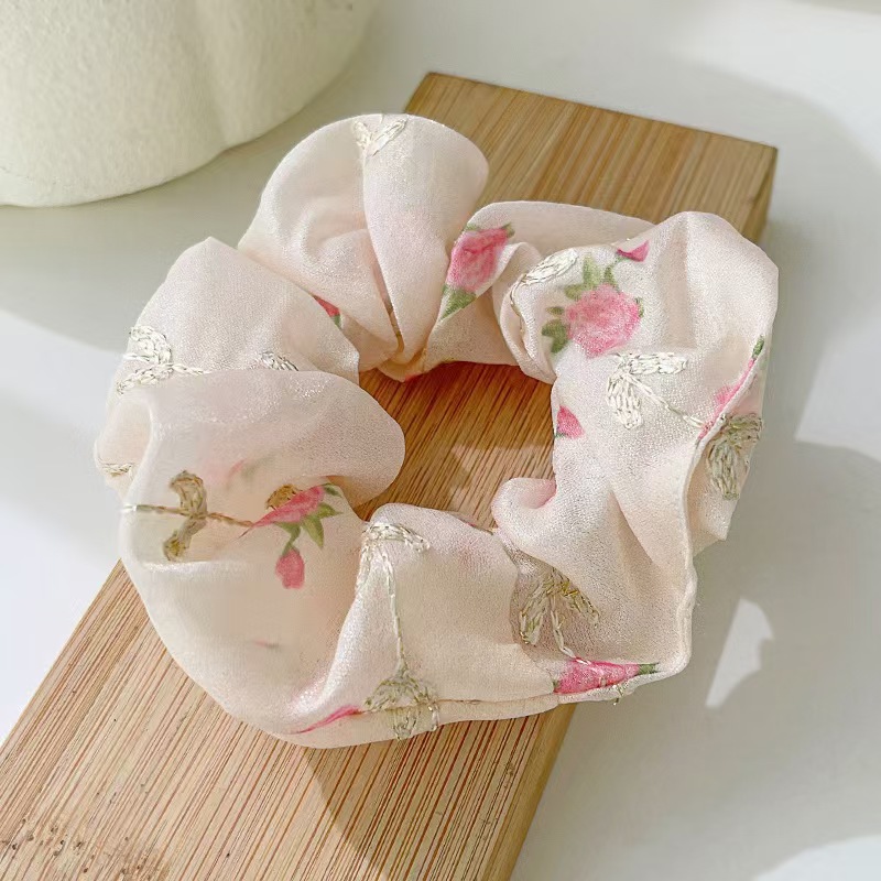 Rosa bordada rosa floral rosa beige