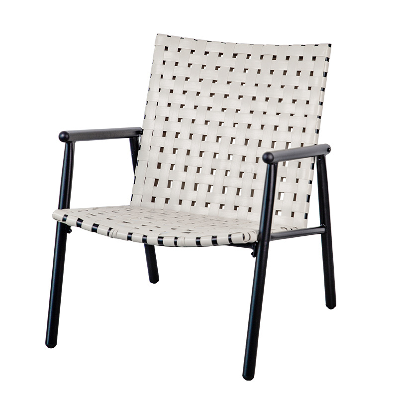 Mesas, sillas al aire libre, patio, sillas de ratán, tres juegos de mesas de té en el balcón, sillas de mesa de té, alojamiento residencial, sillas de apoyo de ratán, mesas de café de piel de silla de montar
