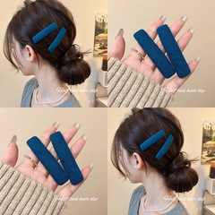 レトロな香港風の青いヘアピンの女性2025の新型の気質の前髪は後頭部を挟みます。