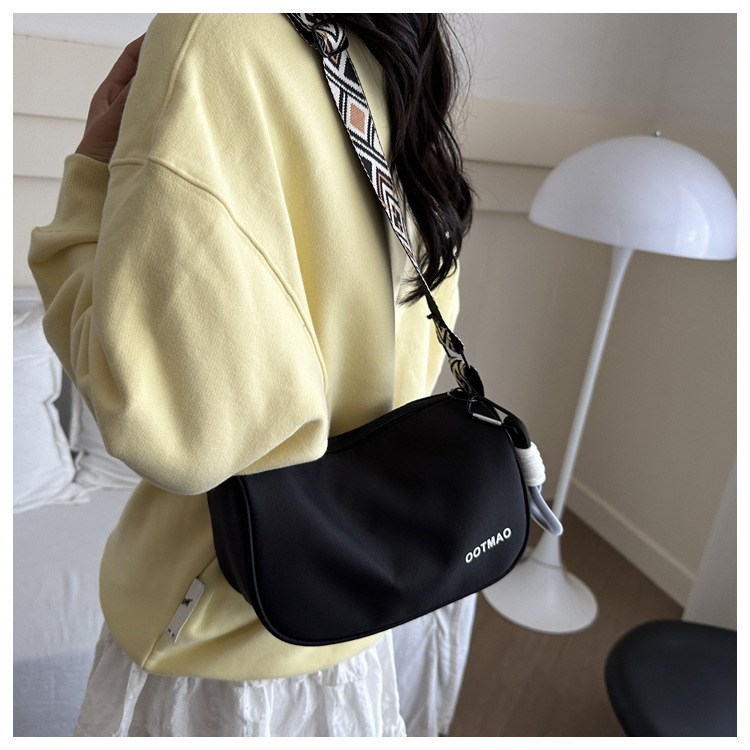 Canvas bag for women 2024 new autumn and winter versatile dumpling bag, casual and sporty wide-shoulder crossbody bag for women undefined