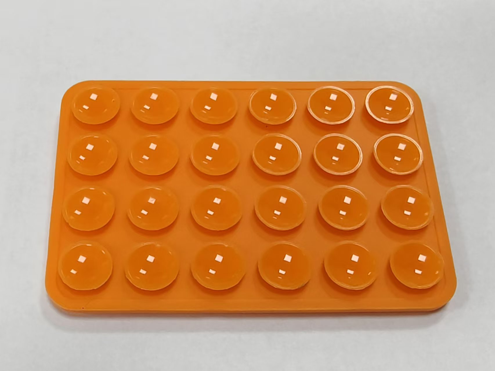 Suministro directo de fábrica de ventosa de silicona ventosa de teléfono móvil ventosa cuadrada ventosa de 24 granos ventosa de soporte para teléfono móvil ventosa de silicona de doble cara