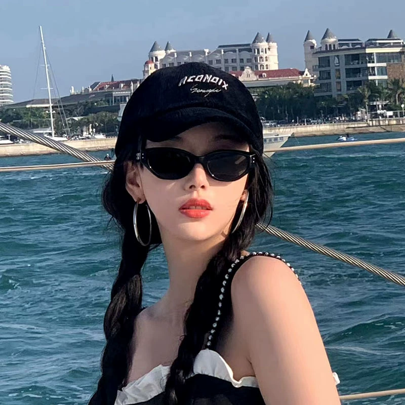 Очки солнцезащитные UV400 Cat-Eye стиль, компактное оформление лица, европейский тренд