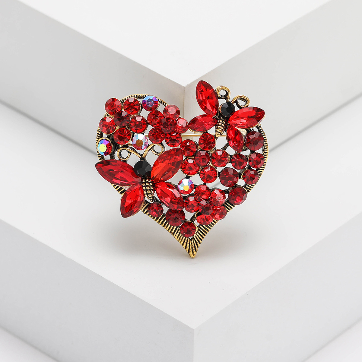 Holiday, Banquet Occasion Casual Elegant Lady Pin Heart Shape Alloy Women's Brooches