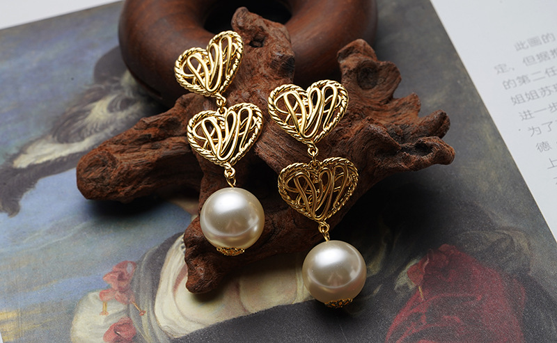 Artificial Pearls Inlay Material Cute Heart Shape Alloy Plating Artificial Pearls Women's 1 Pair