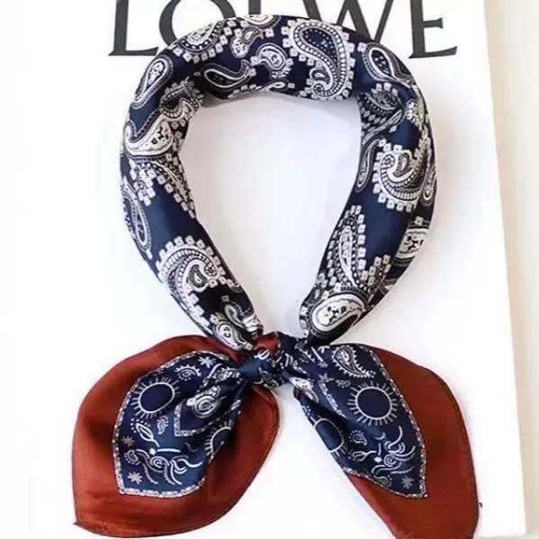 仿真丝印花丝巾女士小方巾韩国腰果豹纹头巾四季围巾职业领巾批发